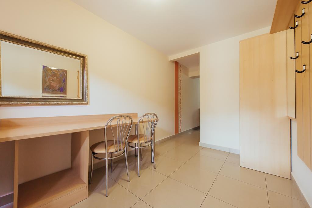 Hotel Pod Sosnami Osieck 객실 사진